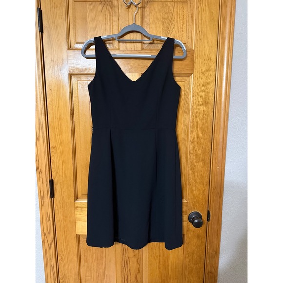 Liz Claiborne Black V Neck Sleeveless Sheath Dress Size 12 - Picture 4 of 5